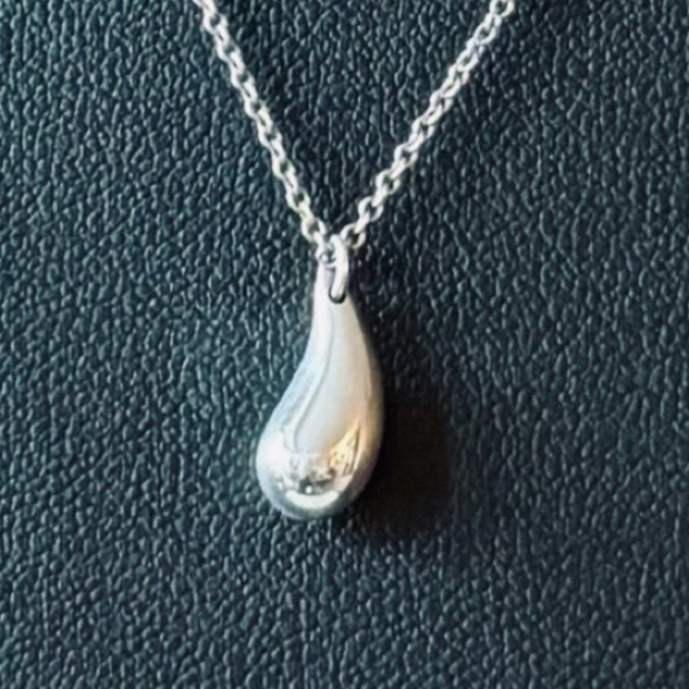 Tiffany & Co. Elsa Peretti Teardrop Pendant Necklace – 925 Sterling Silver - Picture 2 of 7